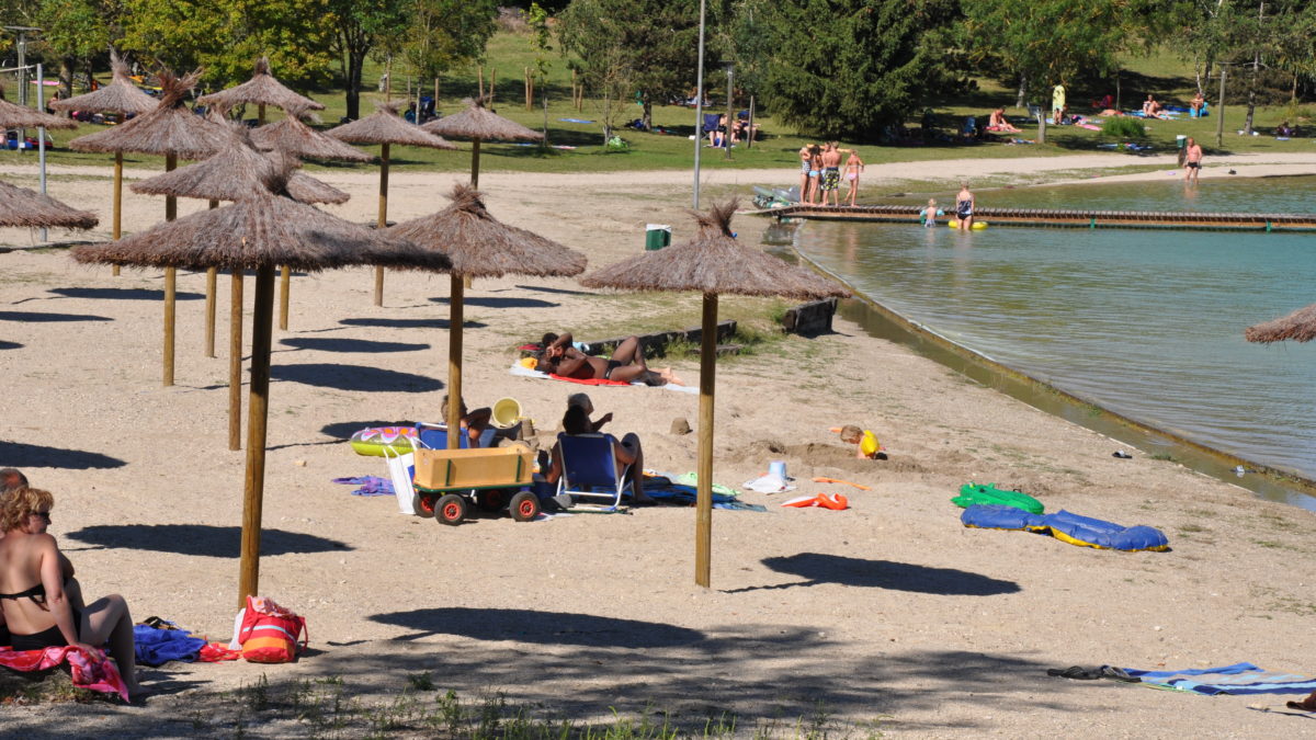 Camping Les 3 Lacs du Soleil - Trept, Rhône-Alpes, France