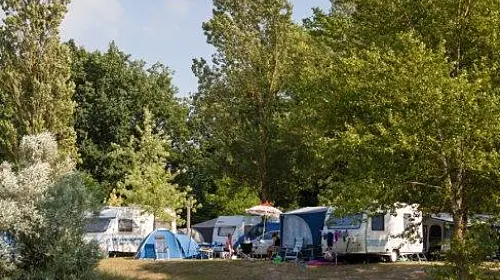 Camping Les 3 Lacs du Soleil - Trept, Rhône-Alpes, Frankrijk