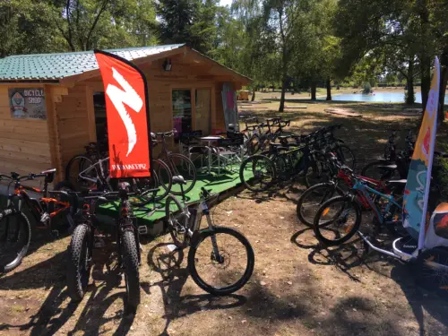 Camping Les 3 Lacs du Soleil - Trept, Rhône-Alpes, Frankrijk