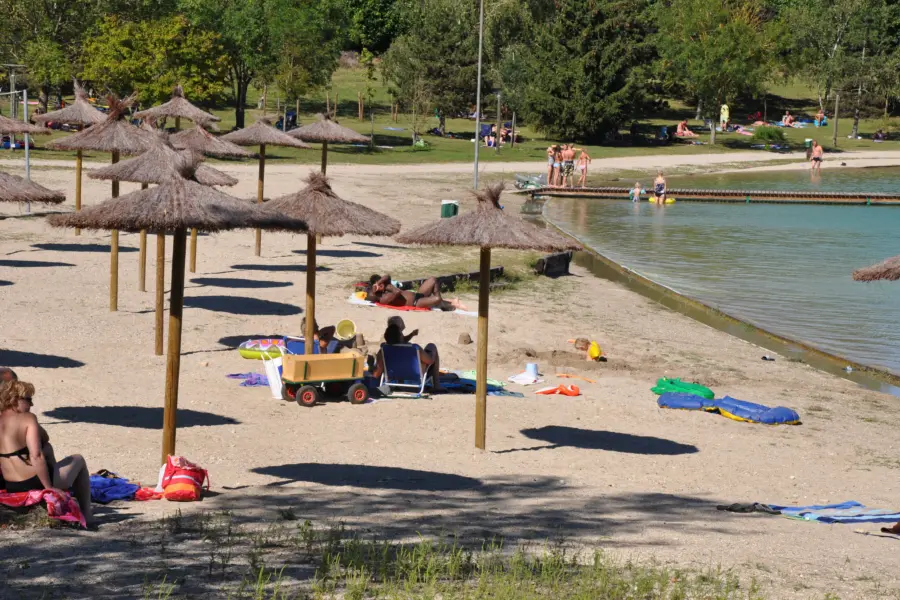 Camping Les 3 Lacs du Soleil - Trept, Rhône-Alpes, Frankrijk