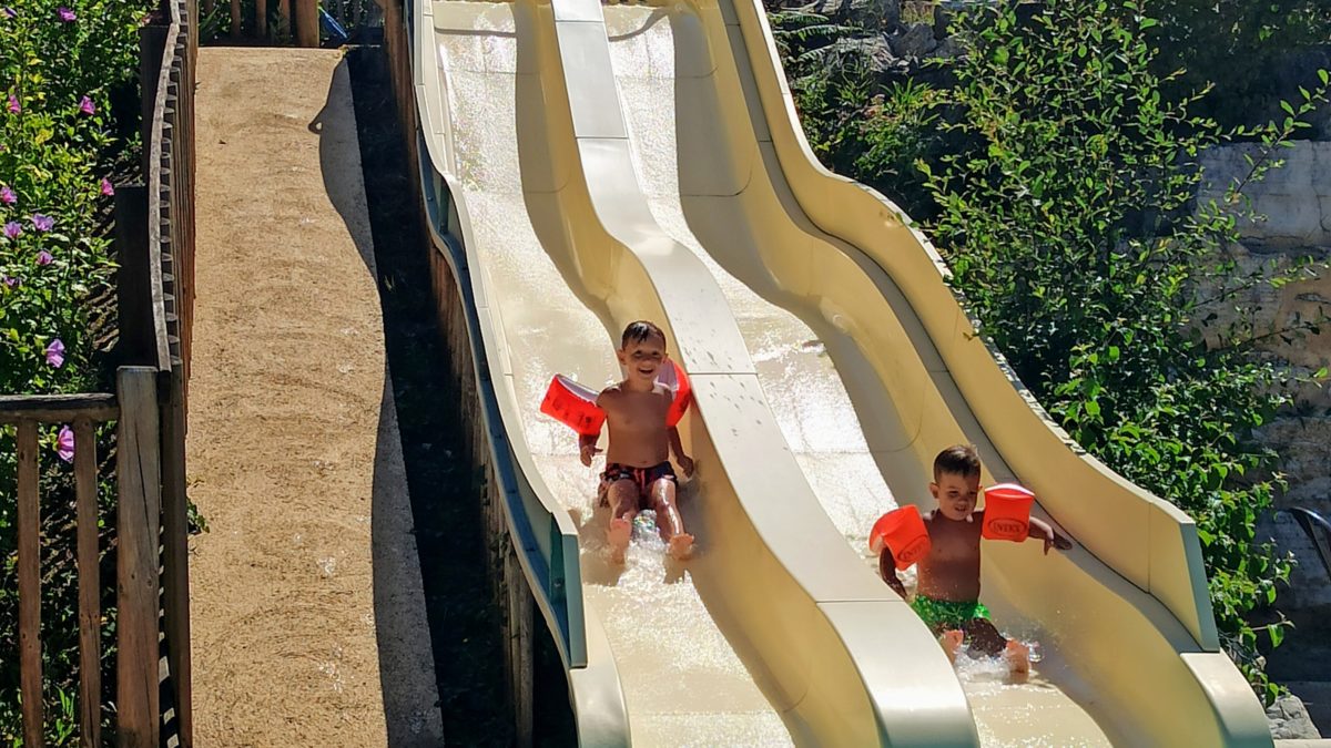 Camping Les Charmes - Saint-André-d'Allas, Dordogne, France