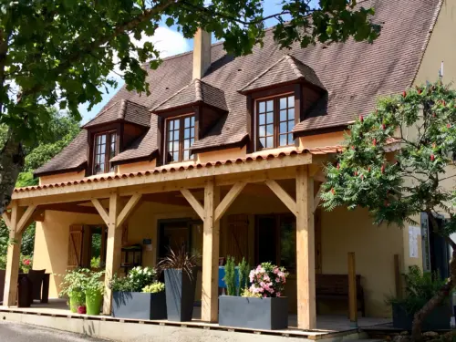 Camping Les Charmes - Saint-André-d'Allas, Dordogne, Frankrijk